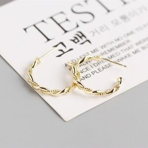 18kt Gold Plated Sterling Silver Twist Hoop Earrings
